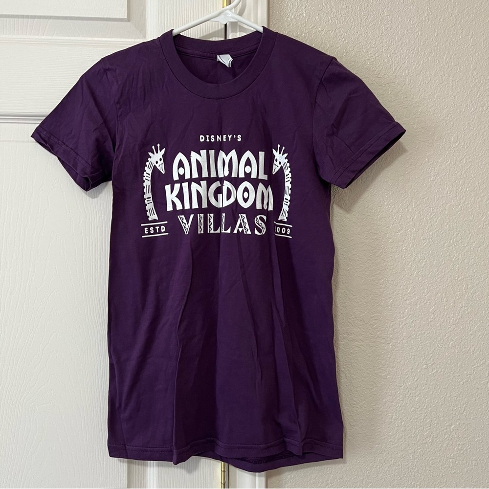 NWOT Women’s DVC Animal Kingdom Lodge Tee Shirt - Small